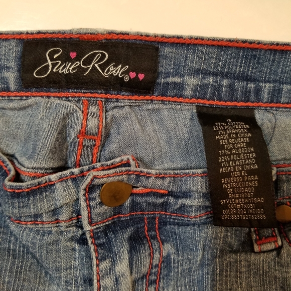 Capri Jeans - Picture 4 of 8